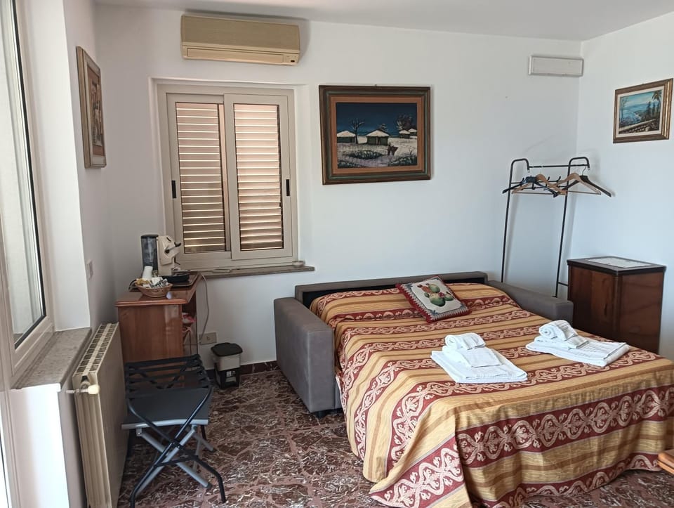 Holiday Room "Pomelia 2" Taormina Bed and Breakfast in Taormina