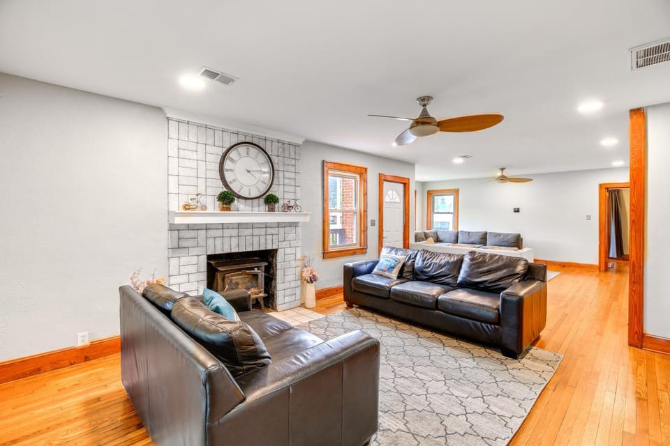 Charming Damascus Retreat w/ Deck & Creek Views! House in Damascus