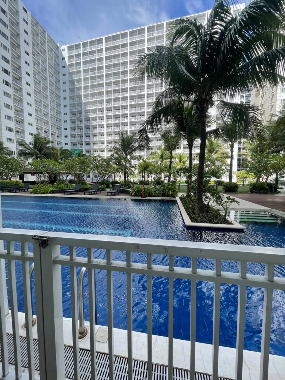 Shore Residence Direct Pool Access MOA Complex Apartment hotel in Pasay
