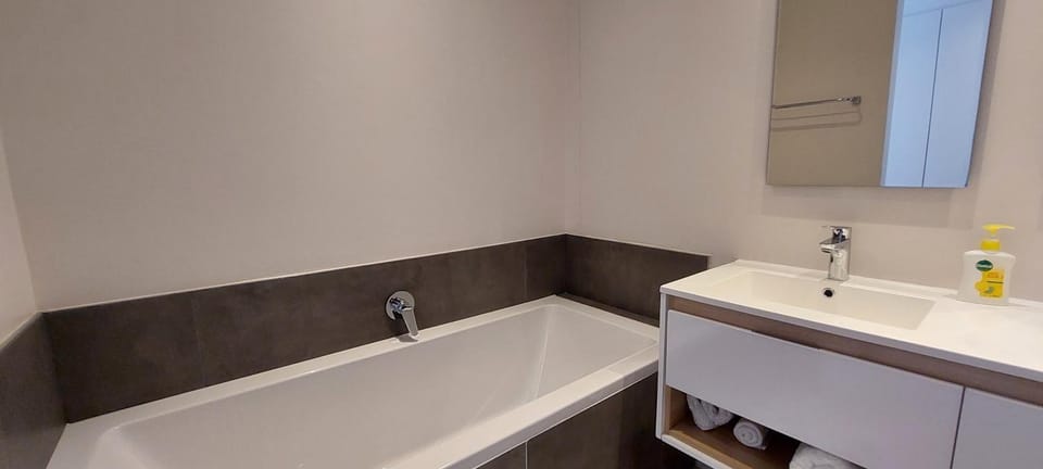 Bathroom, Bath