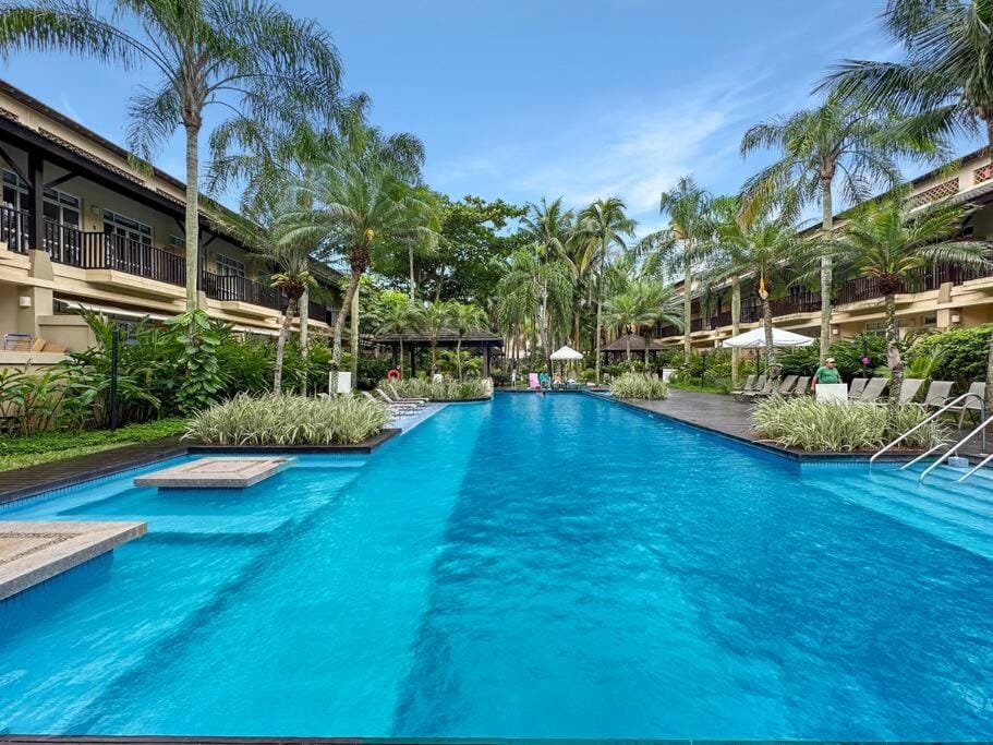 Day, Garden, Swimming pool, sunbed