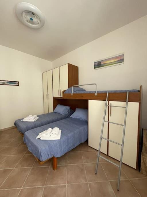 Bedroom, wardrobe, air conditioner