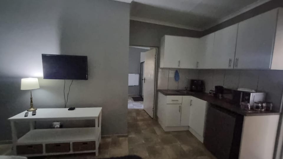 Coffee/tea facilities, Kitchen or kitchenette