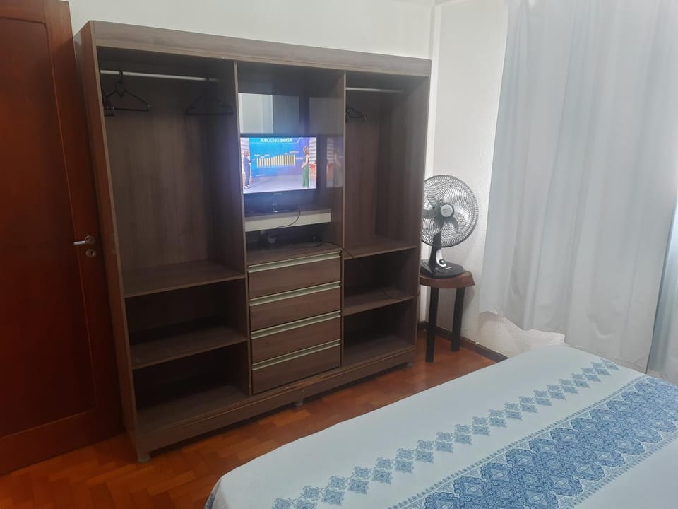 Apartamento próximo a avenida, localizado no 3 pavimento em prédio sem elevador Apartment in State of Rio de Janeiro