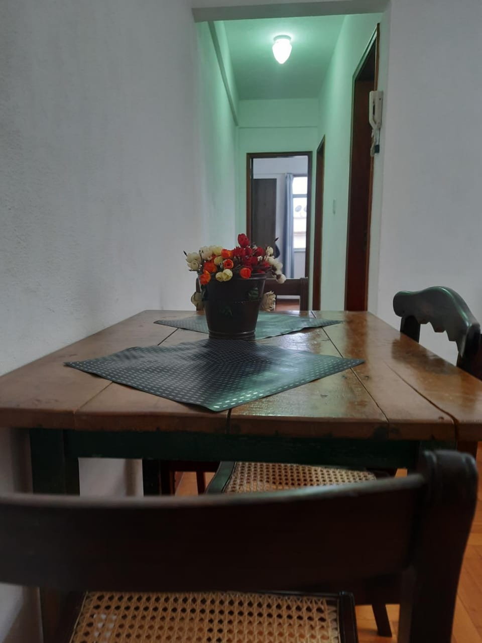 Apartamento próximo a avenida, localizado no 3 pavimento em prédio sem elevador Apartment in State of Rio de Janeiro