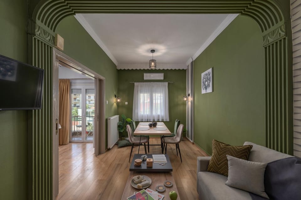 Living room, Dining area