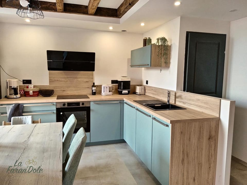 Dining area, oven, stove