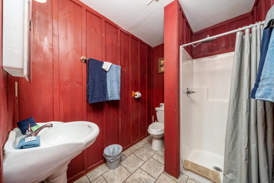 Shower, Toilet, Bathroom