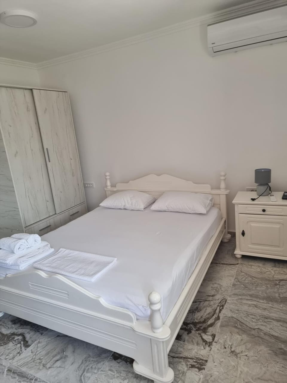 Bed, Photo of the whole room, Bedroom, towels, wardrobe, air conditioner