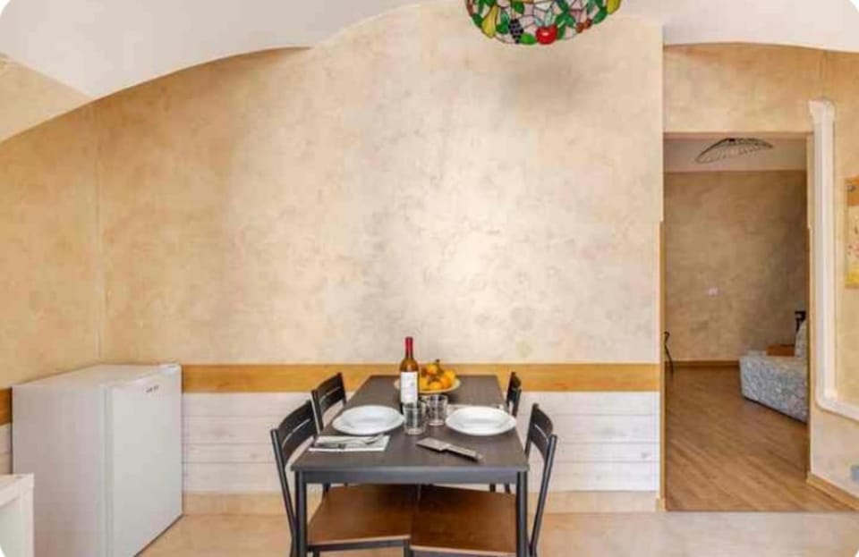 Kitchen or kitchenette, Dining area, kitchen