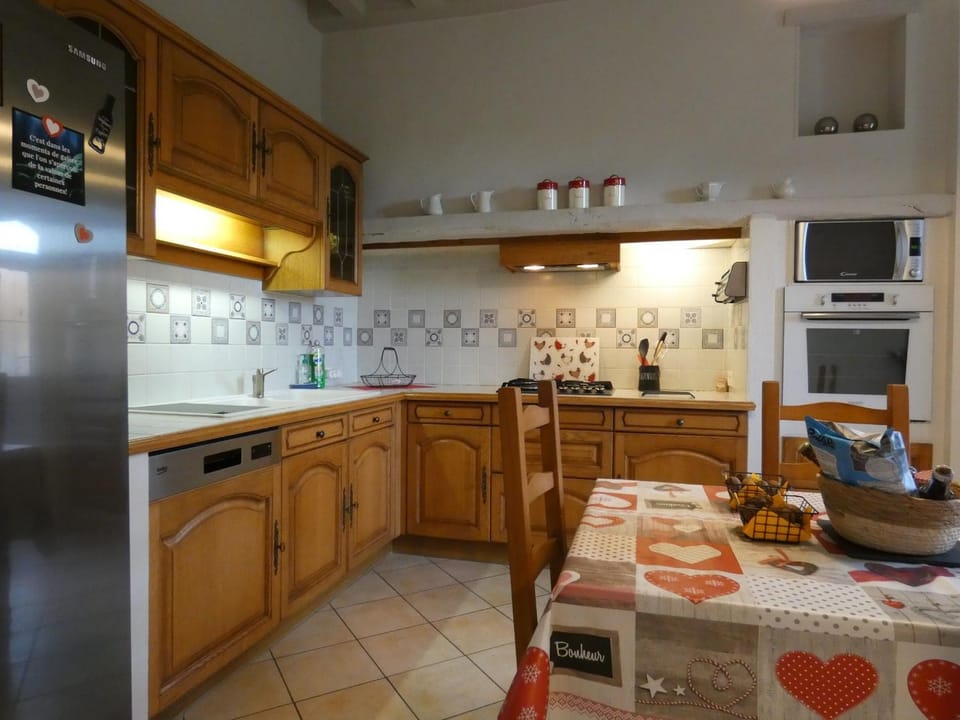 Gîte familial à Vald'Yerre : détente, jeux et charme rural pour 8 personnes - FR-1-581-120 House in Centre-Val de Loire