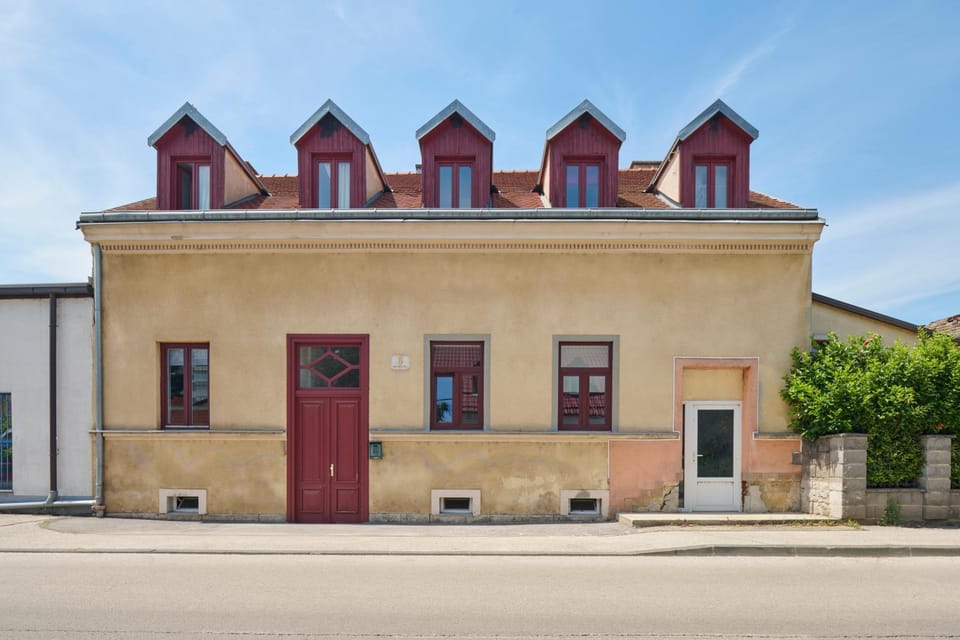 Property building, Facade/entrance