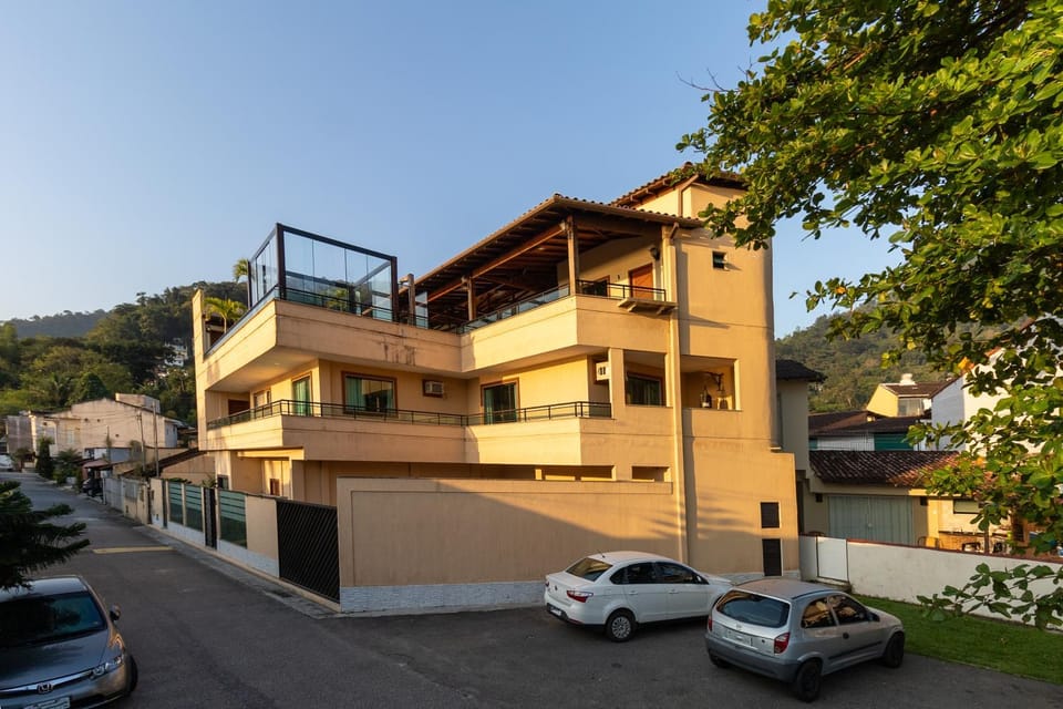 Property building, Street view, Location