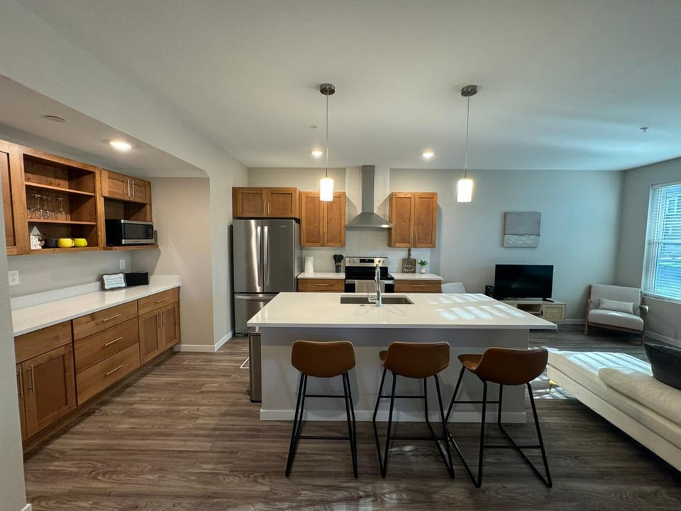 Kitchen or kitchenette, Dining area, dishwasher