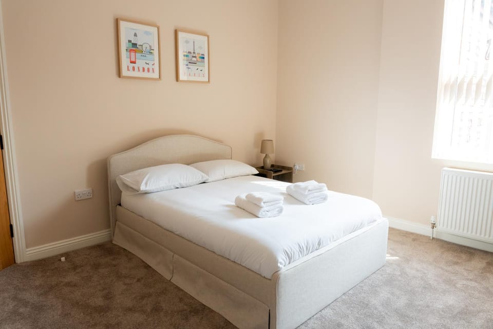 Casa Arkles - next to stadium - free parking House in Liverpool