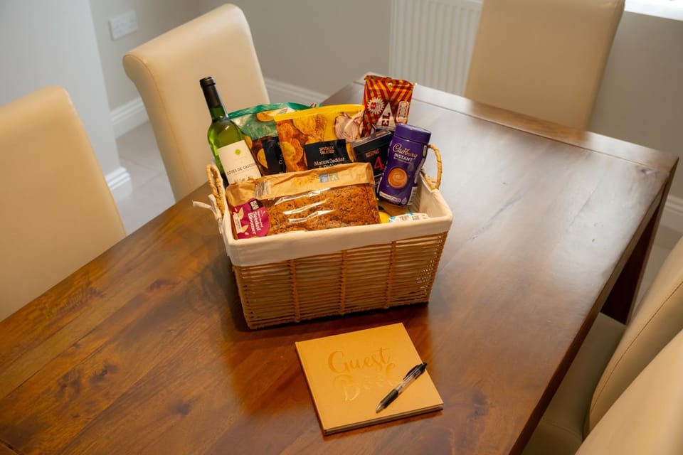 Casa Arkles - next to stadium - free parking House in Liverpool