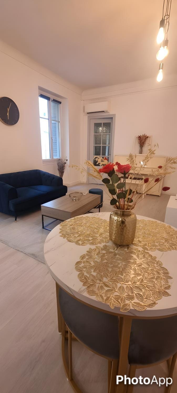 Living room, Seating area, Dining area