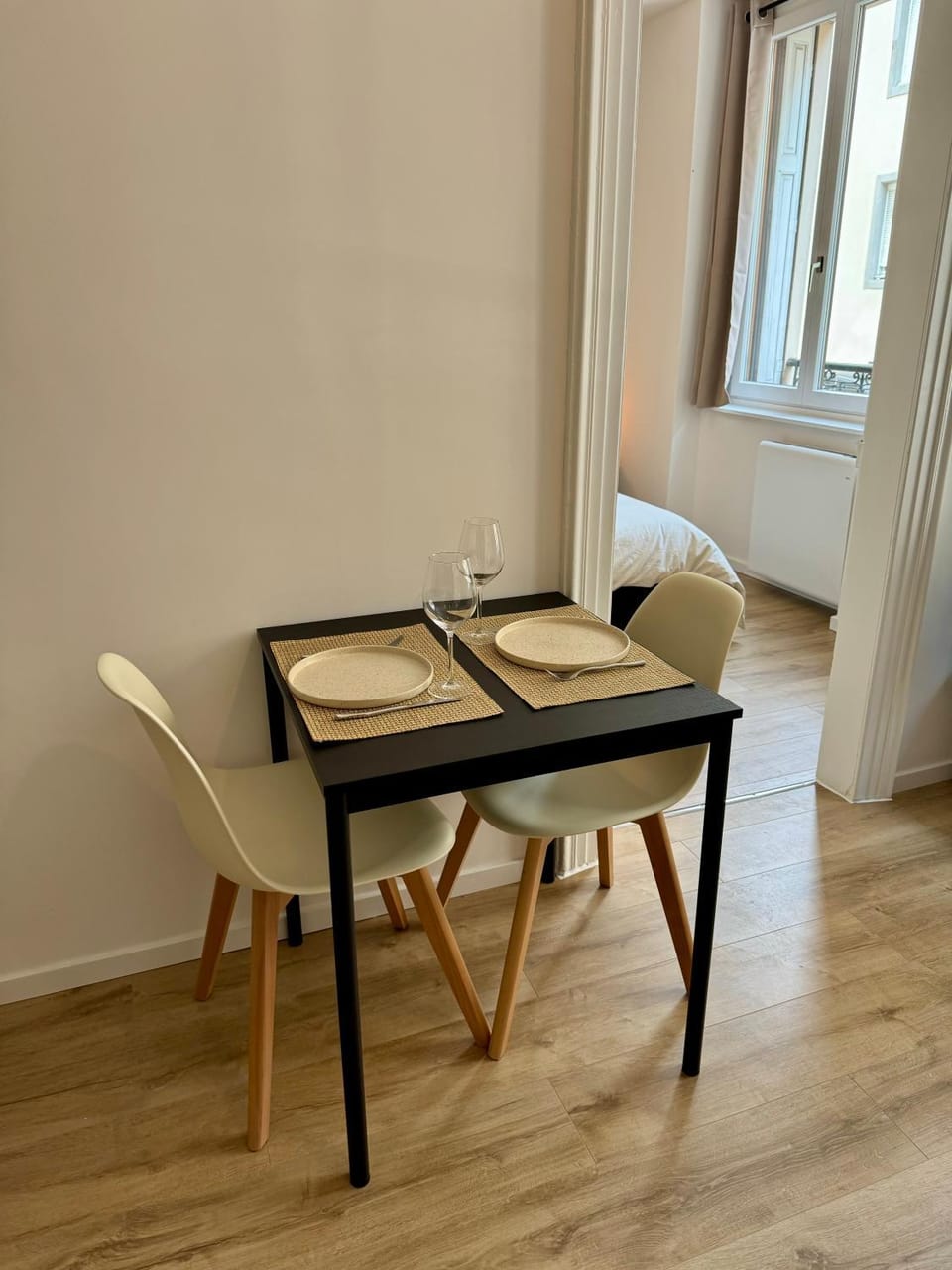 Seating area, Dining area