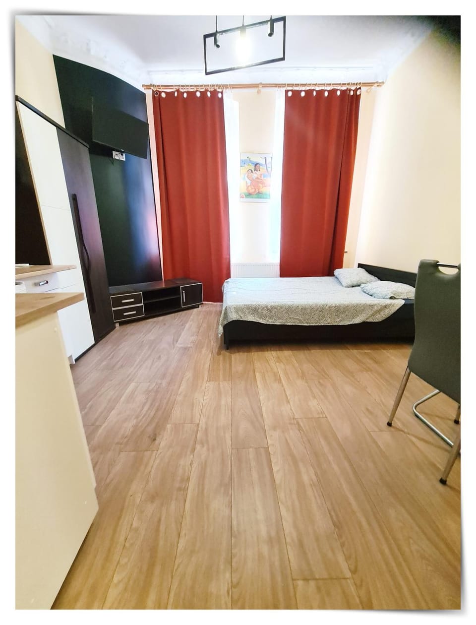 Bed, Photo of the whole room