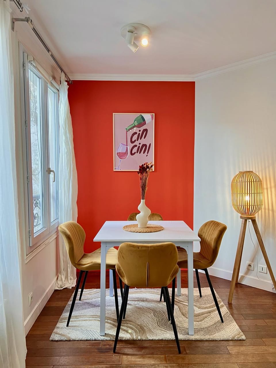 Dining area, Meals