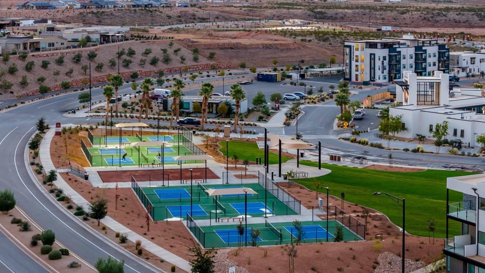 Dreamy Lagoon condo Apartment in St George