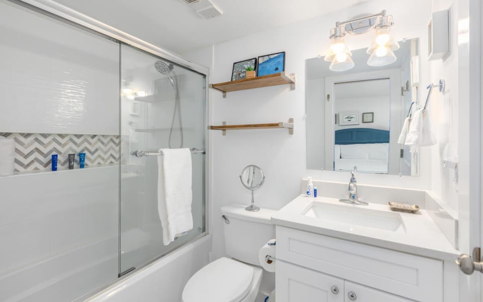 Top Shellf by Oversee 30A Apartment in Sunnyside