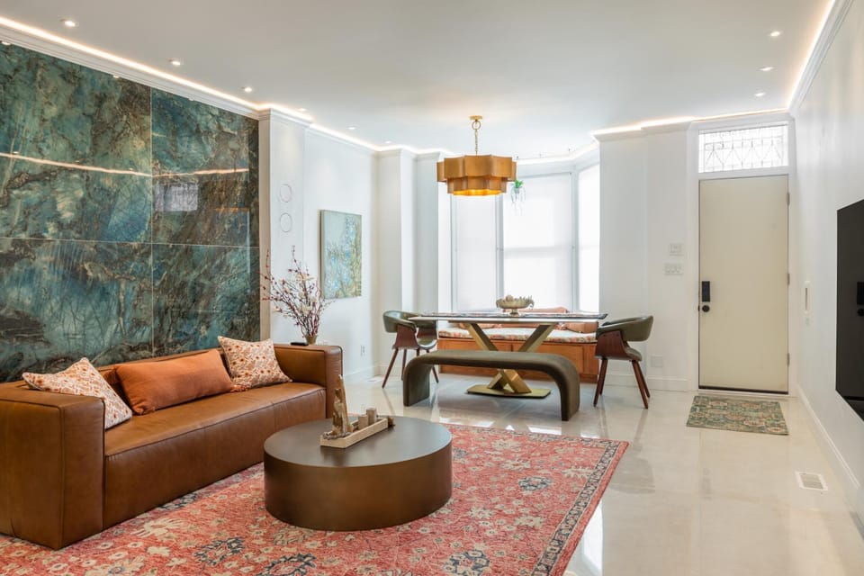 Living room, Dining area
