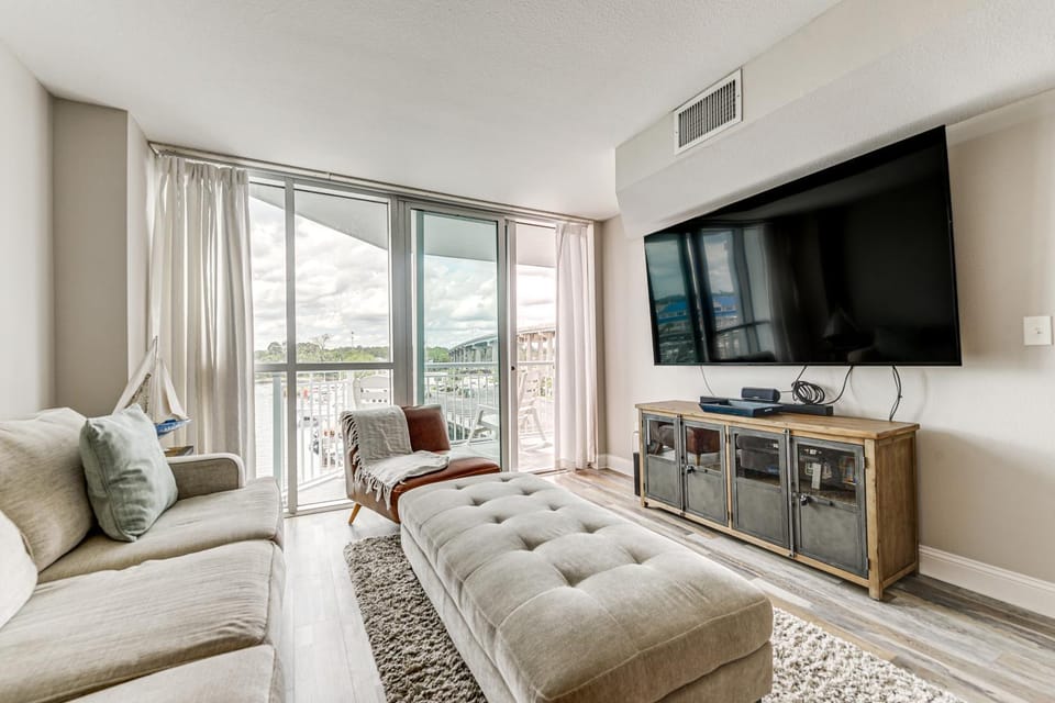 2 Mi to Ocean: Waterfront North Myrtle Beach Condo House in North Myrtle Beach