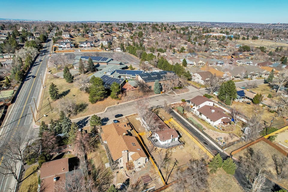 Downtown Arvada beauty 4 bed 4 car garage Near Parks Near Downtown Denver House in Arvada