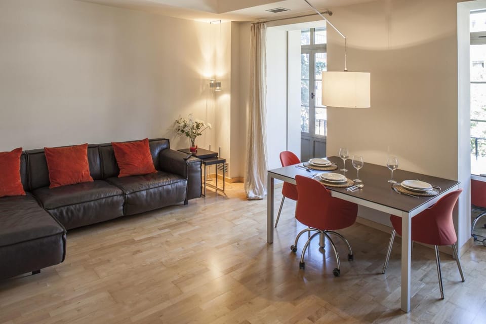 Day, Dining area
