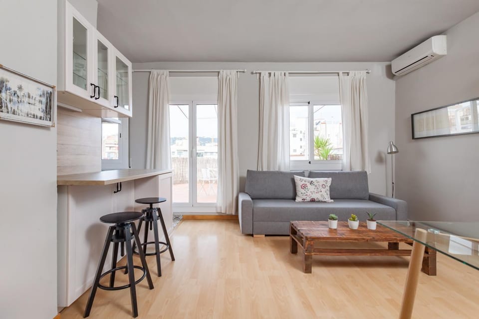 Living room, Dining area, air conditioner
