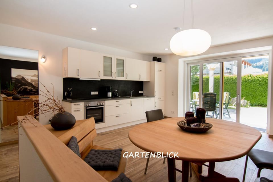 Kitchen or kitchenette, Decorative detail