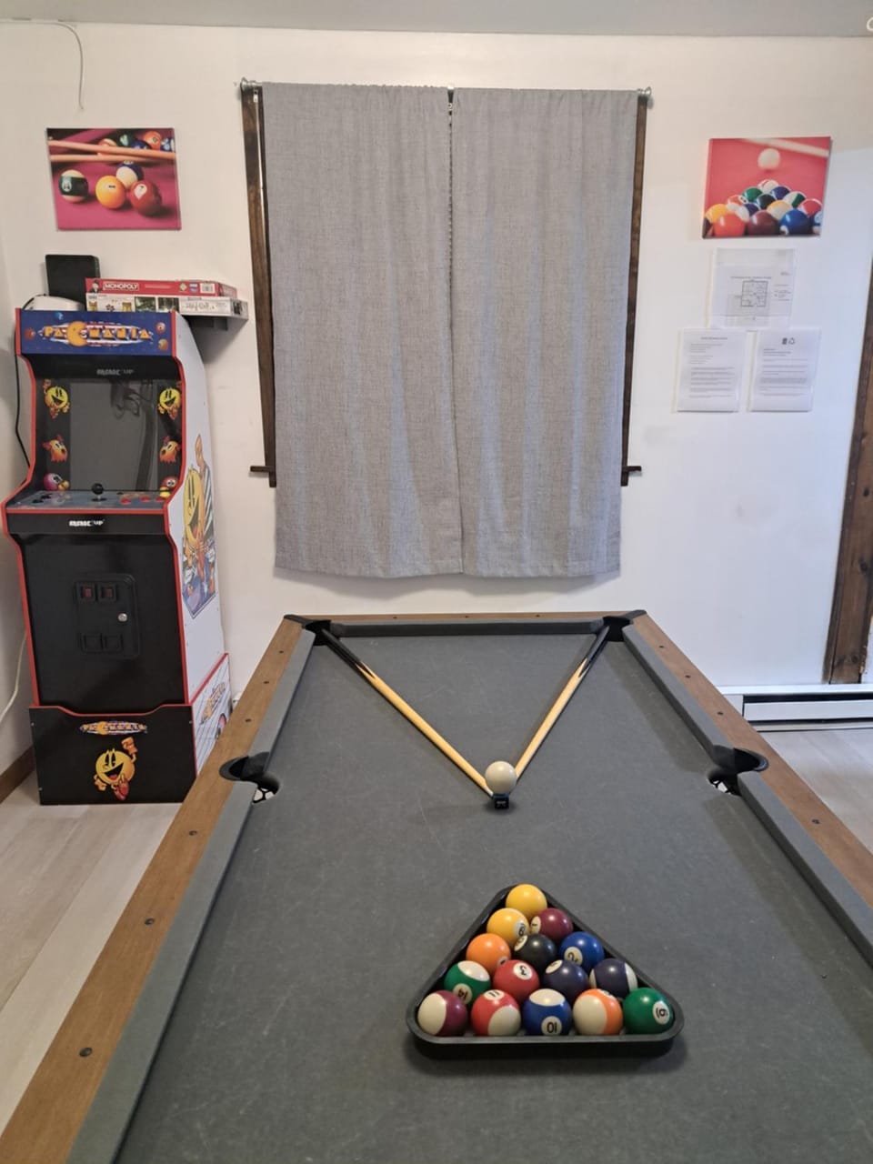 Billiard, Game Room