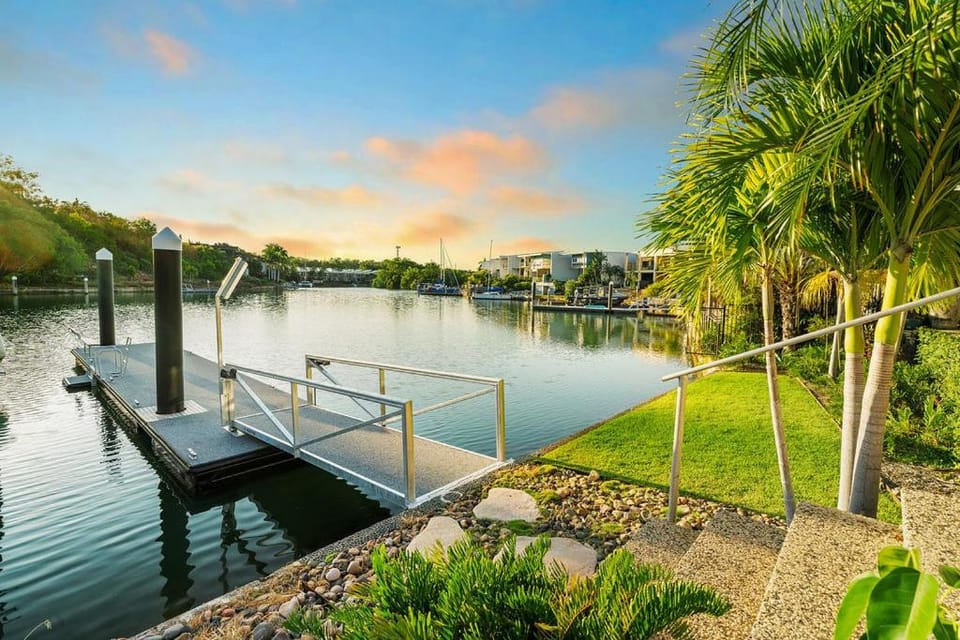 Bayview Paradise with Private Pool-Marina Deck Apartment in Darwin