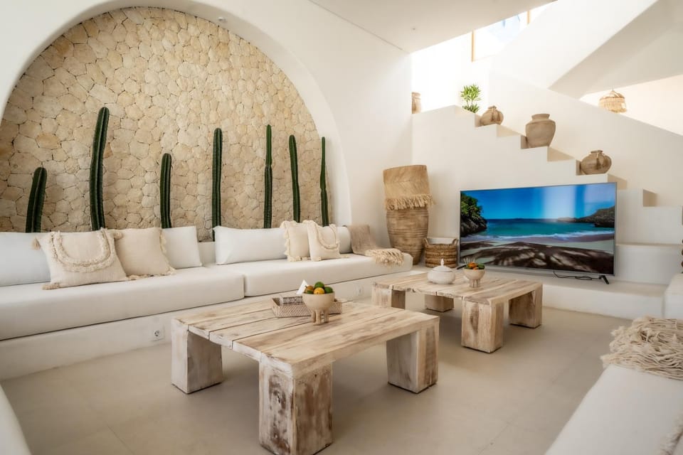 TV and multimedia, Living room, Seating area, Evening entertainment
