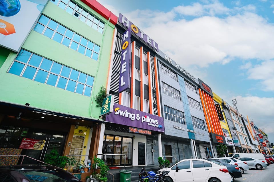 Property building, Facade/entrance, Location, Parking