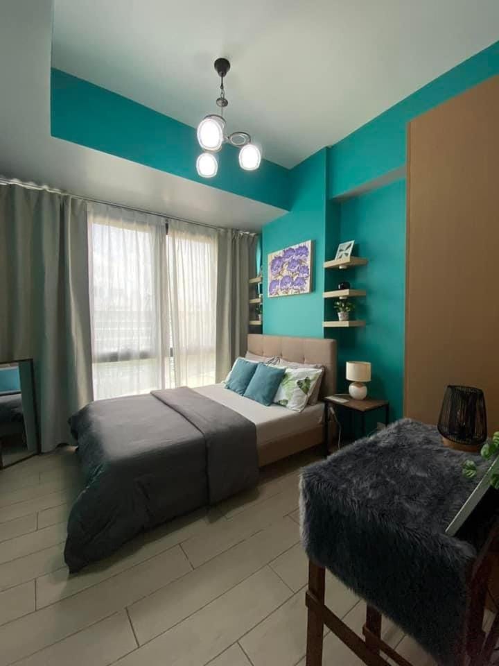 BGC McKinley Taguig 1BR with Balcony near Venice Grand Canal mall Apartment hotel in Makati
