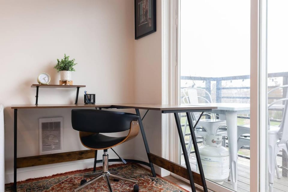 Stunning Capitol Hill 1BD Condo Apartment in Capitol Hill