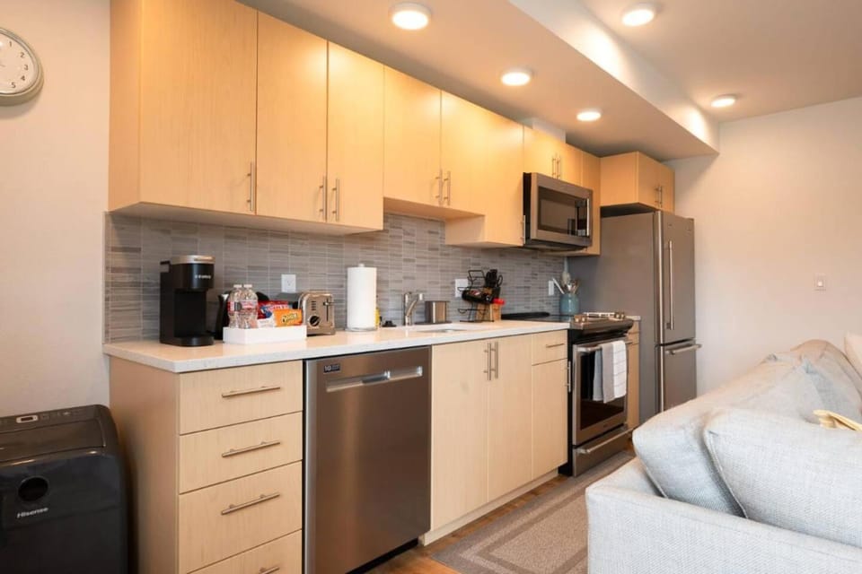 Stunning Capitol Hill 1BD Condo Apartment in Capitol Hill