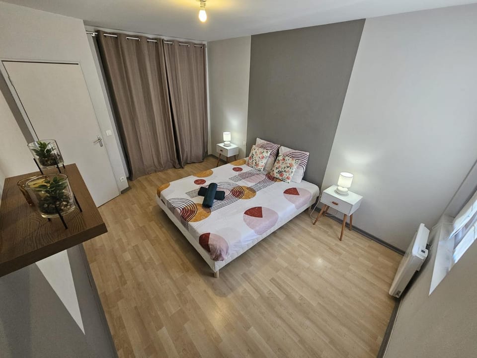 Bed, Photo of the whole room, Bedroom, towels, wardrobe