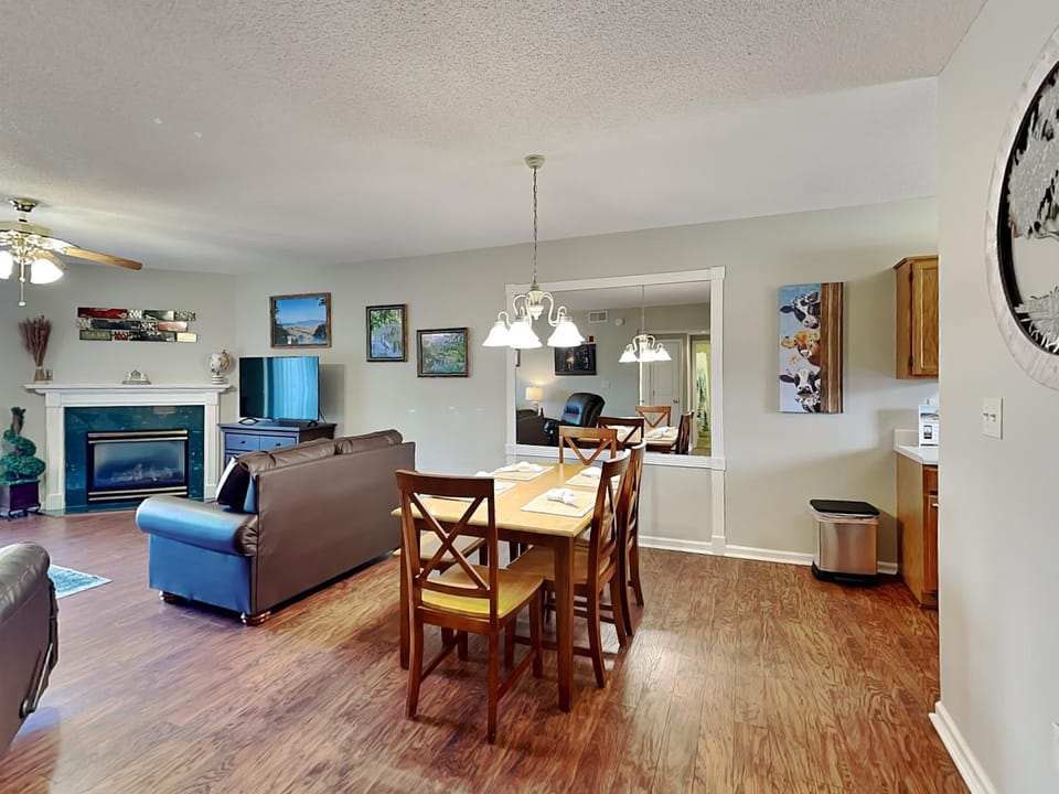 Living room, Seating area, Dining area, fireplace, furniture
