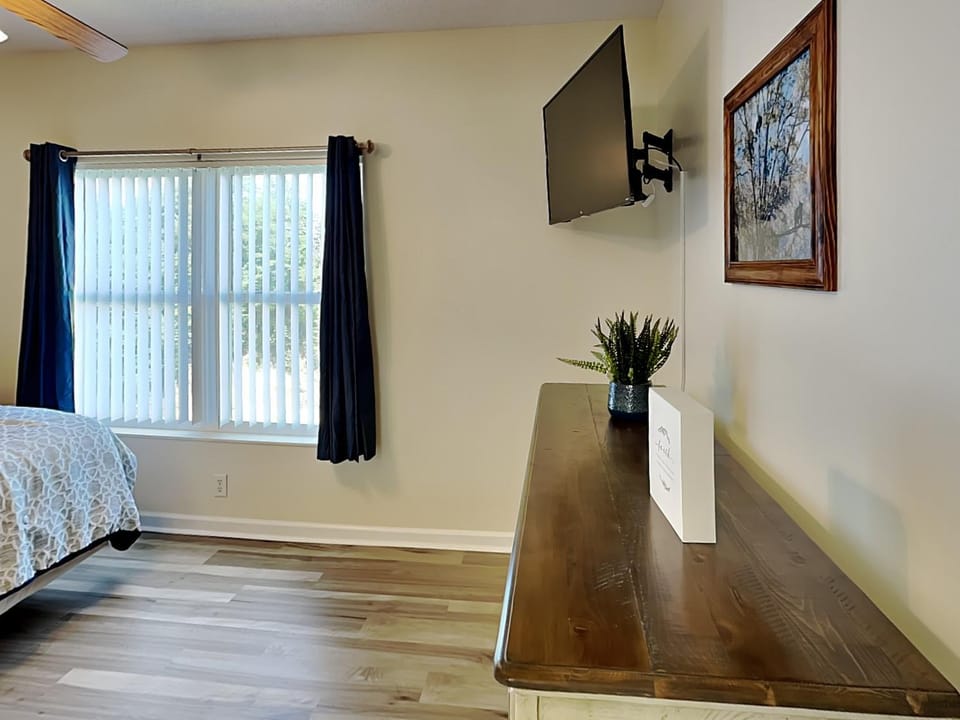TV and multimedia, Bedroom, furniture
