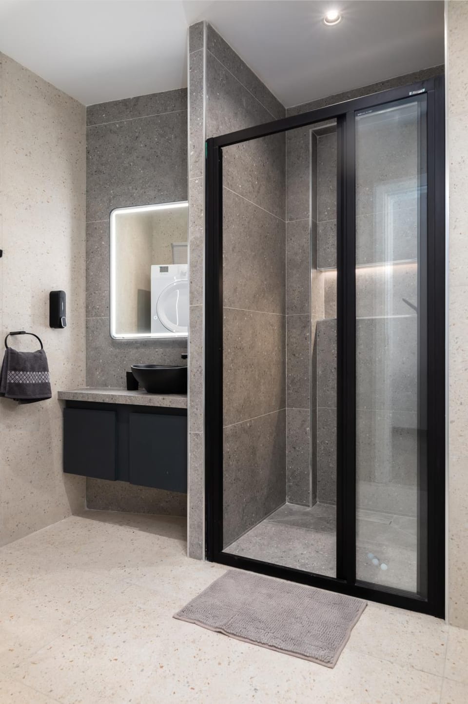 Modern 1BR Apartments Close to Manoel Island Saint Julians & Tigne Shopping Mall Apartment in Sliema