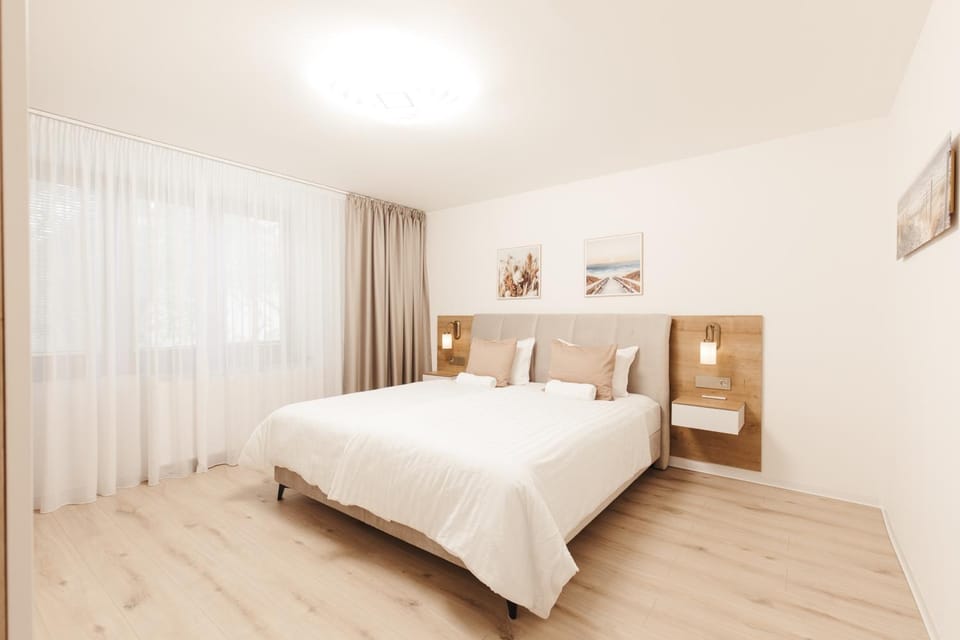 Bedroom, air conditioner