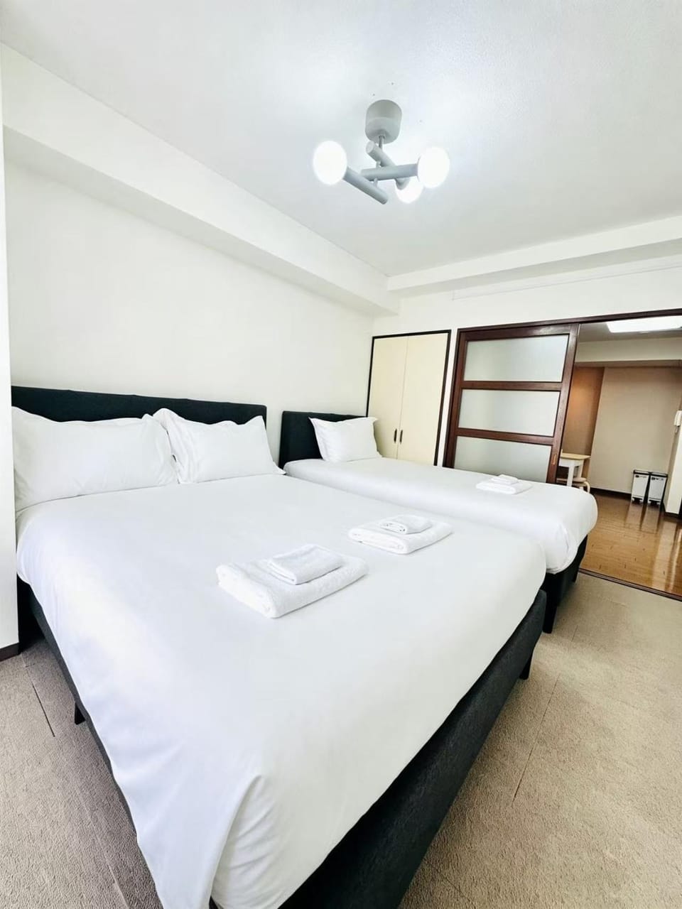 Photo of the whole room, Bedroom