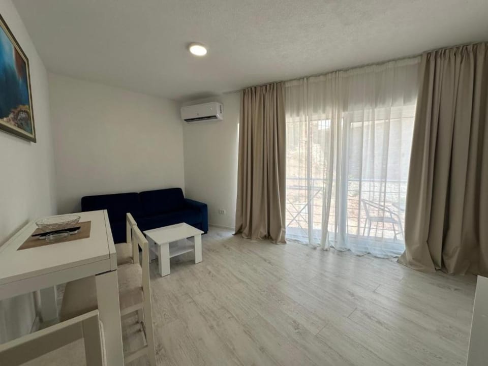 Apartments Sea Side Apartment in Budva Municipality