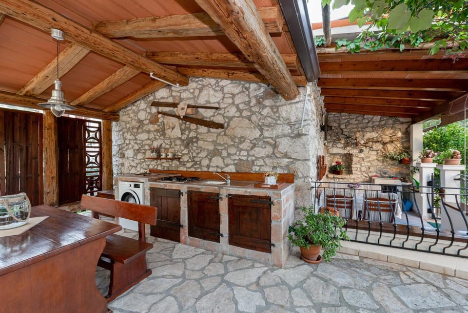 Balcony/Terrace, Kitchen or kitchenette, Dining area, washing machine