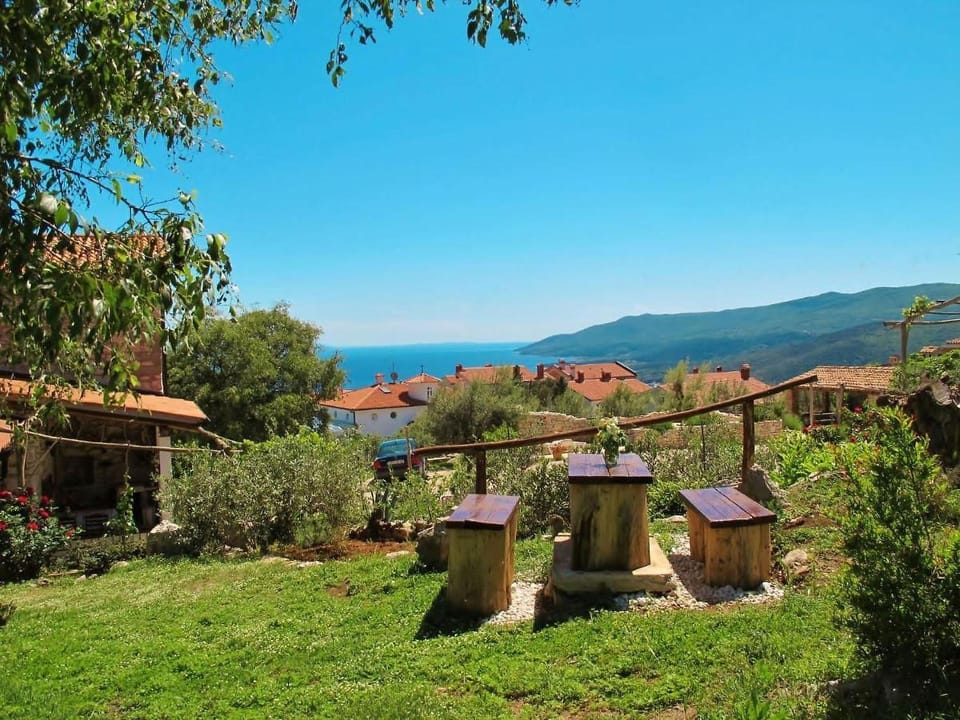 Garden, Sea view