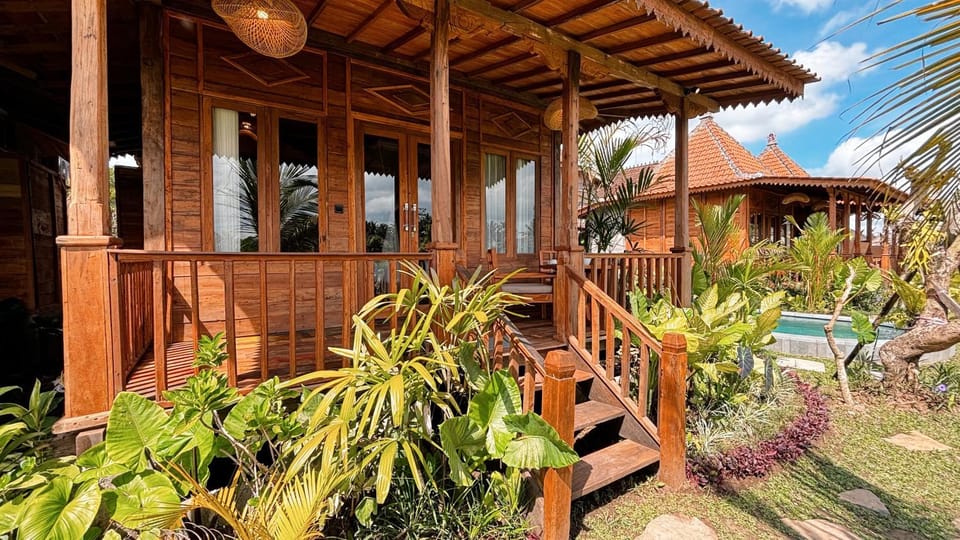 Property building, Spring, Day, Garden, Garden view