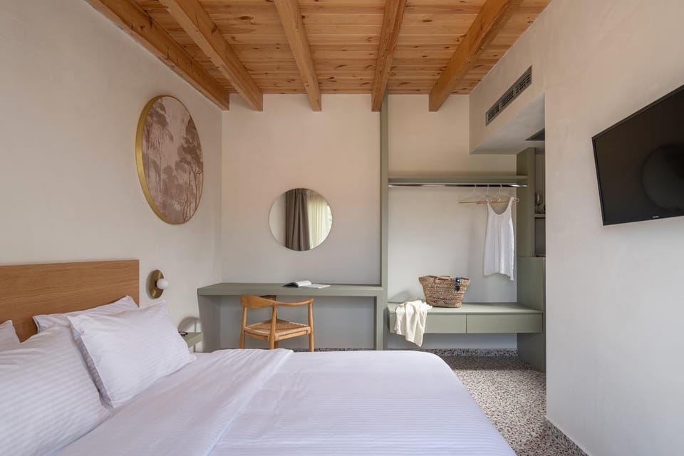 FOS Luxury Suites Apartment in Nikiti